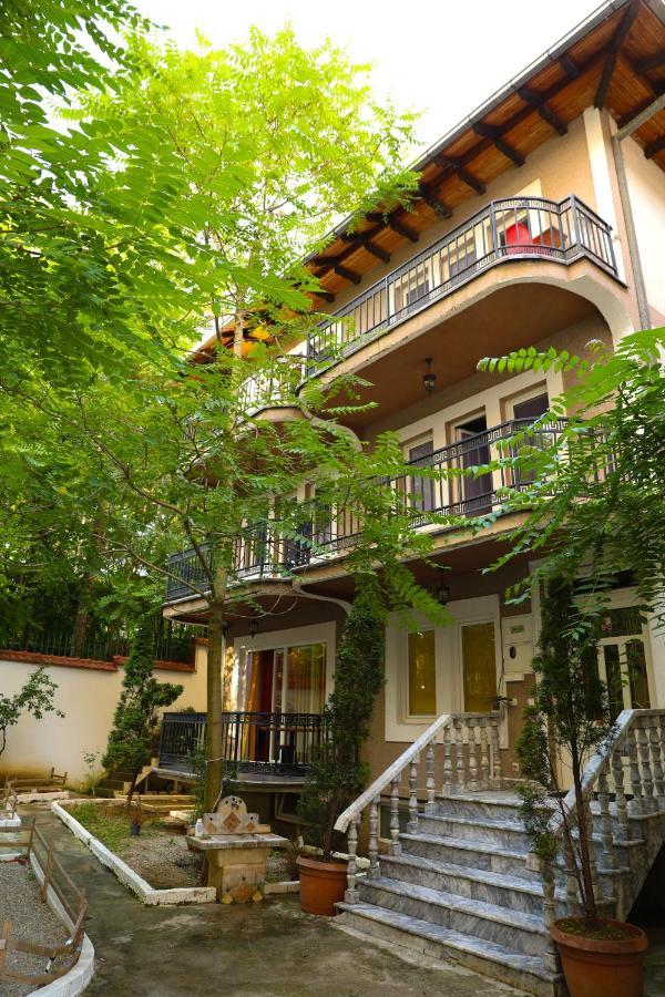 City Park Hostel Pristina Exterior foto